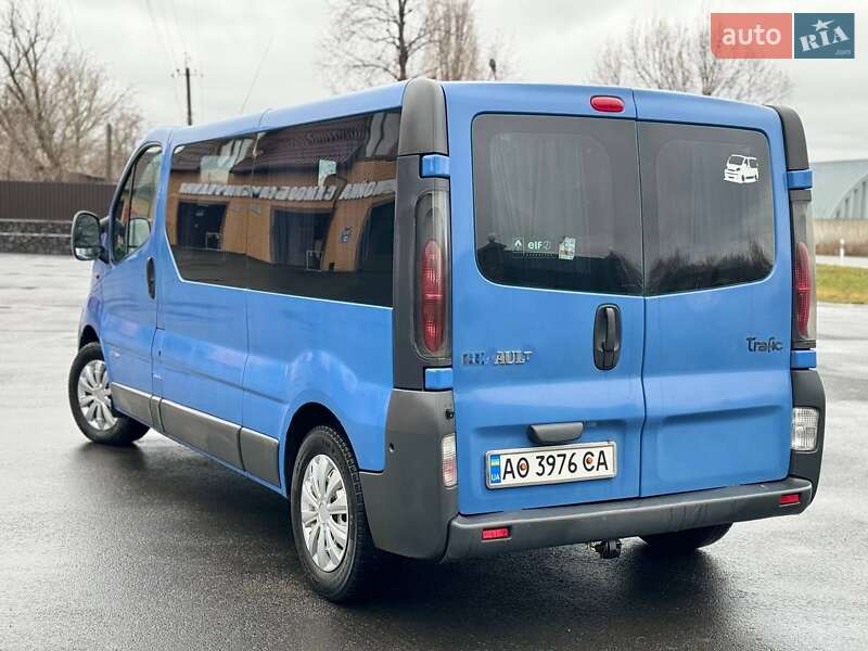 Мінівен Renault Trafic 2005 в Благовіщенську