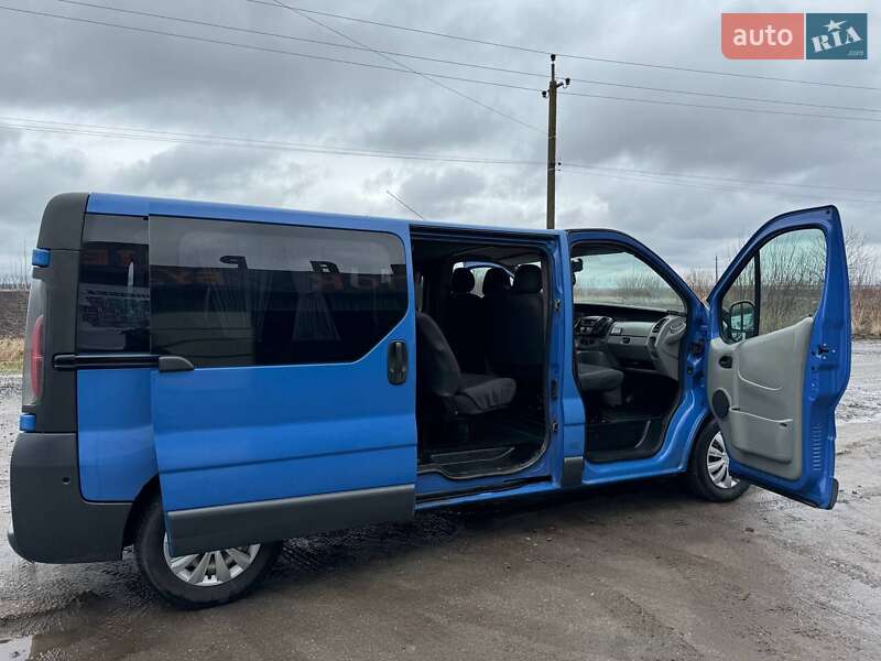 Минивэн Renault Trafic 2005 в Благовещенском
