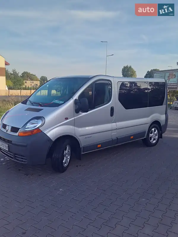 Мінівен Renault Trafic 2003 в 