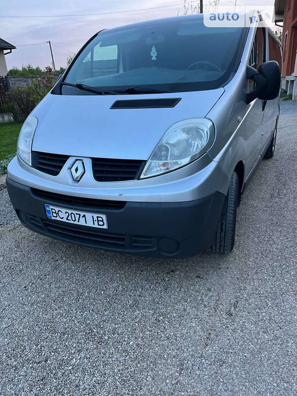 Минивэн Renault Trafic 2012 в Мостиске