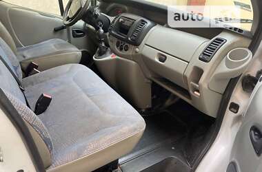 Грузовой фургон Renault Trafic 2005 в Львове