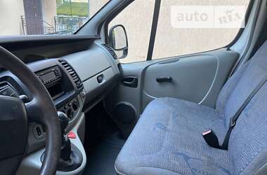 Грузовой фургон Renault Trafic 2005 в Львове