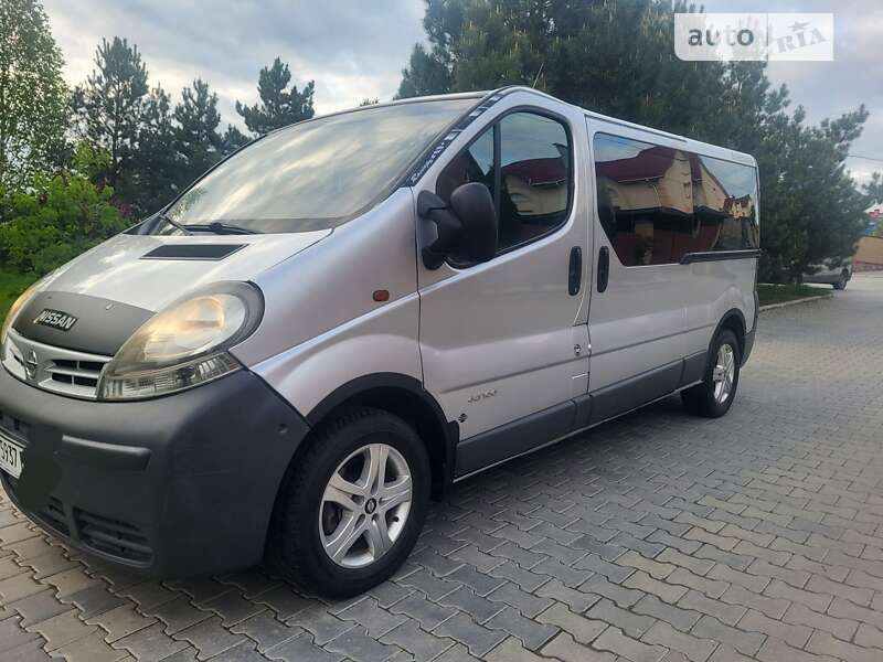 Мінівен Renault Trafic 2004 в Хмельницькому