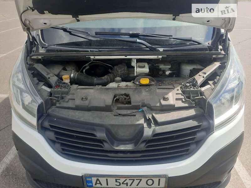 Грузовой фургон Renault Trafic 2016 в Киеве