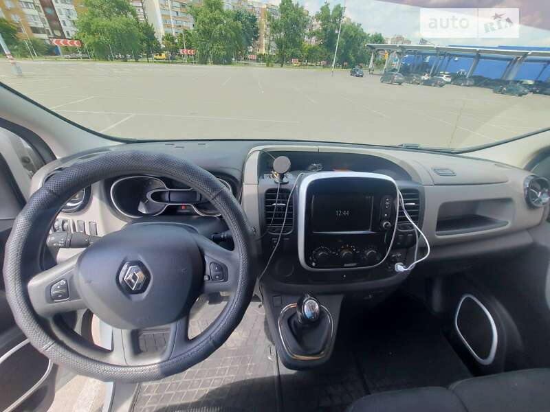 Грузовой фургон Renault Trafic 2016 в Киеве