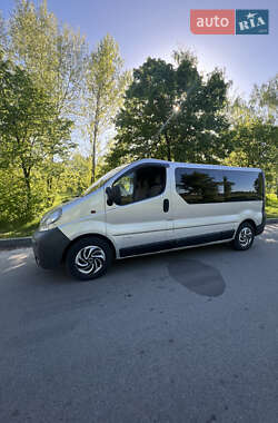 Мінівен Renault Trafic 2004 в Чернігові