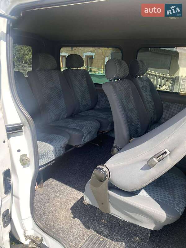 Мінівен Renault Trafic 2006 в Іллінцях