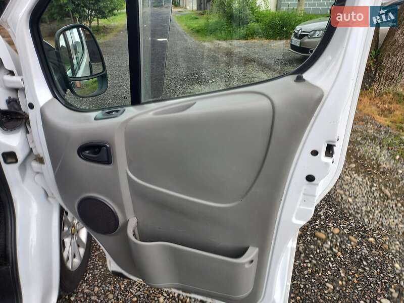 Минивэн Renault Trafic 2005 в Виноградове