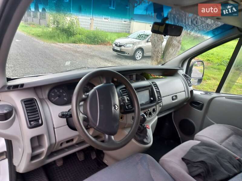 Минивэн Renault Trafic 2005 в Виноградове