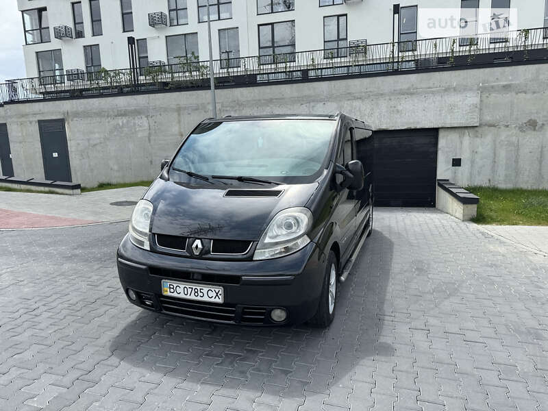 Минивэн Renault Trafic 2005 в Самборе