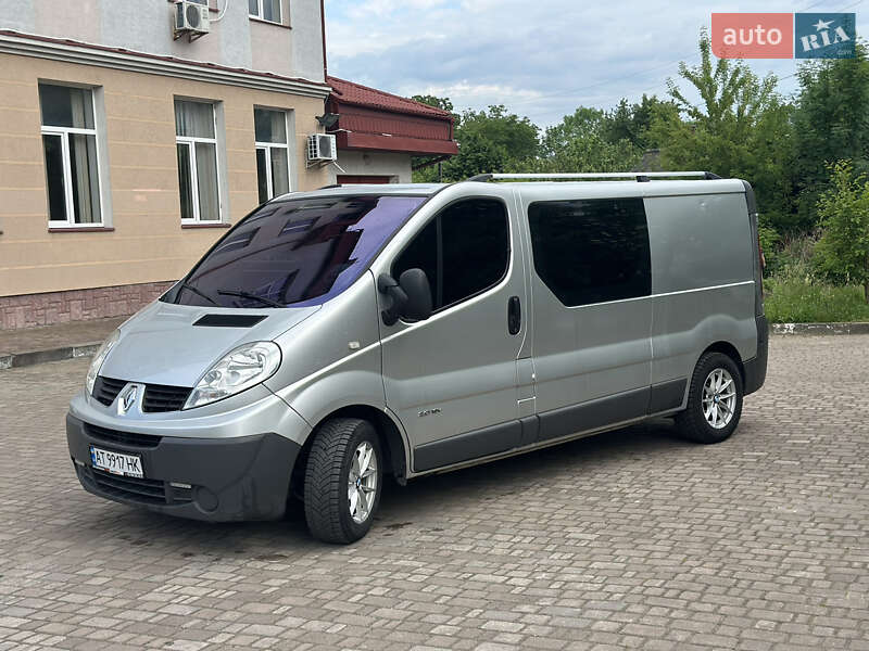 Минивэн Renault Trafic 2008 в Ивано-Франковске