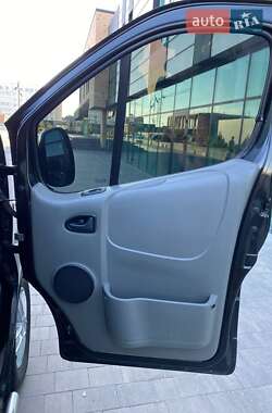 Минивэн Renault Trafic 2014 в 
