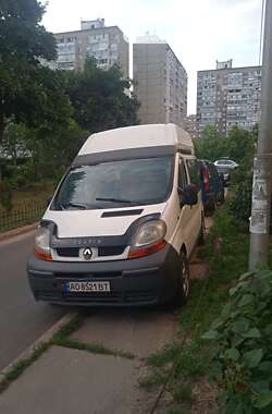 Мінівен Renault Trafic 2004 в Ужгороді