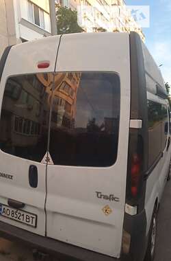 Мінівен Renault Trafic 2004 в Ужгороді