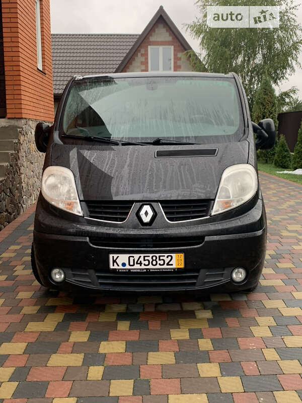 Минивэн Renault Trafic 2011 в Олевске