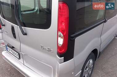 Минивэн Renault Trafic 2012 в 