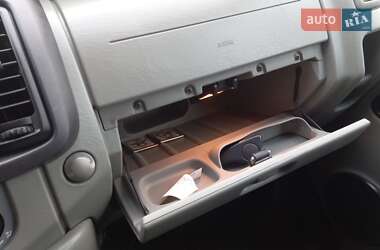 Минивэн Renault Trafic 2012 в 