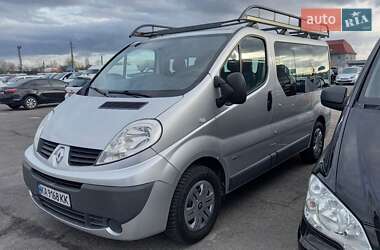 Минивэн Renault Trafic 2012 в 
