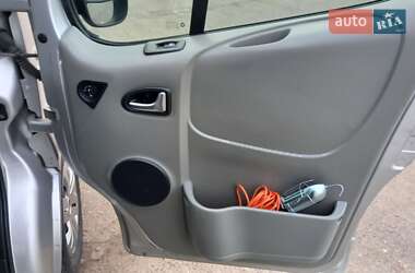 Минивэн Renault Trafic 2012 в 