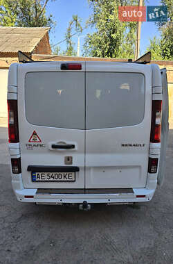 Минивэн Renault Trafic 2015 в 