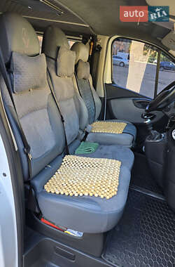 Минивэн Renault Trafic 2015 в 