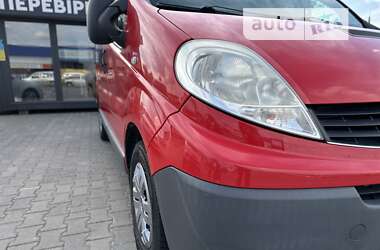 Вантажний фургон Renault Trafic 2012 в Чернівцях