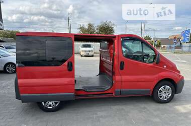 Вантажний фургон Renault Trafic 2012 в Чернівцях