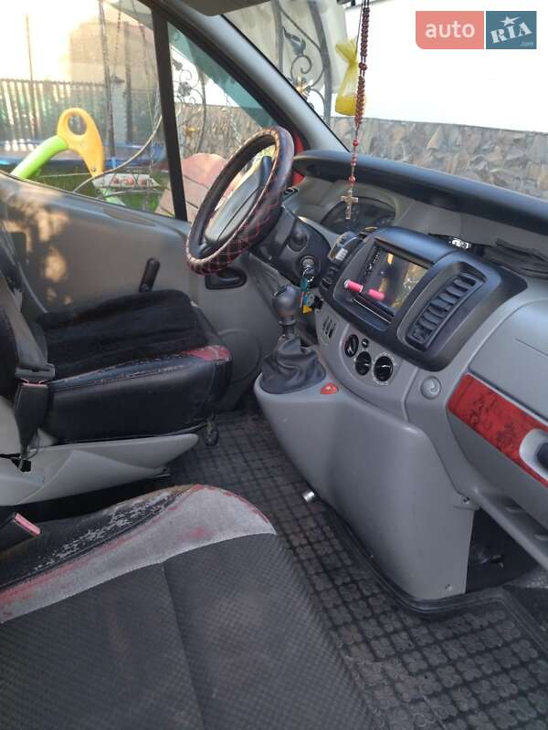 Минивэн Renault Trafic 2006 в Самборе фото 21 Минивэн Renault Trafic 2006 в Самборе