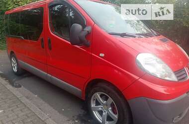 Мінівен Renault Trafic 2013 в Чернівцях