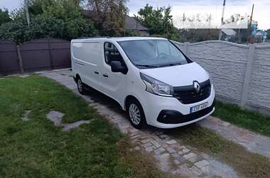 Грузовой фургон Renault Trafic 2015 в Ровно