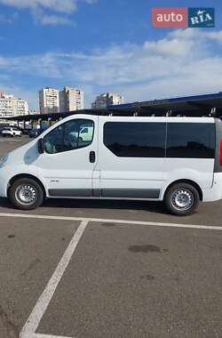 Минивэн Renault Trafic 2014 в 