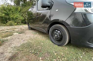 Минивэн Renault Trafic 2016 в 