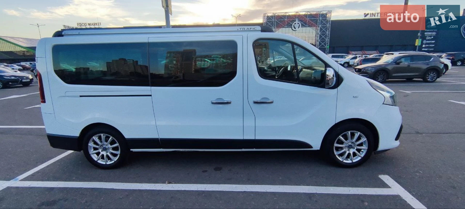 2017 Renault Trafic - мініатюра 5
