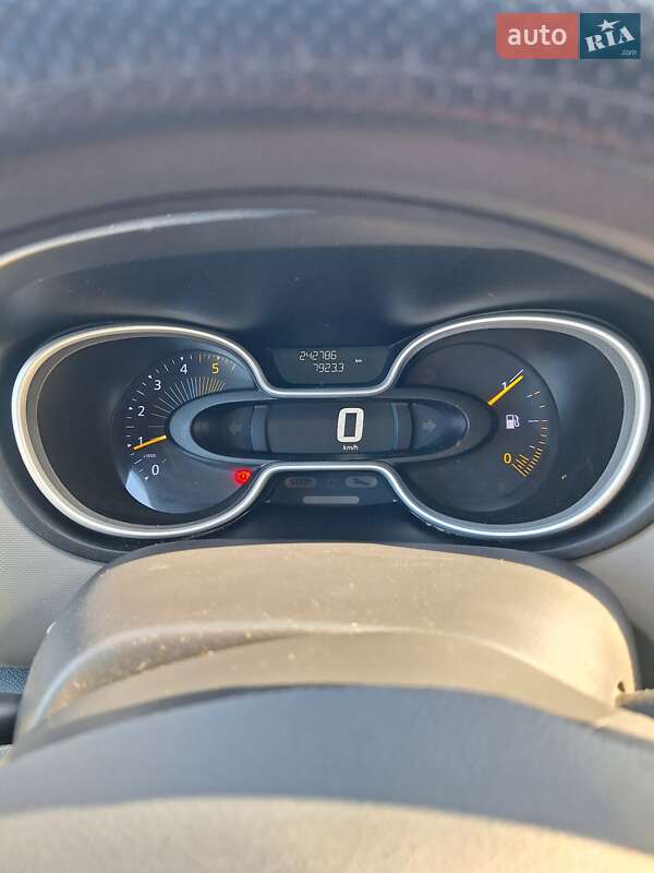 Мінівен Renault Trafic 2016 в Зачепилівці