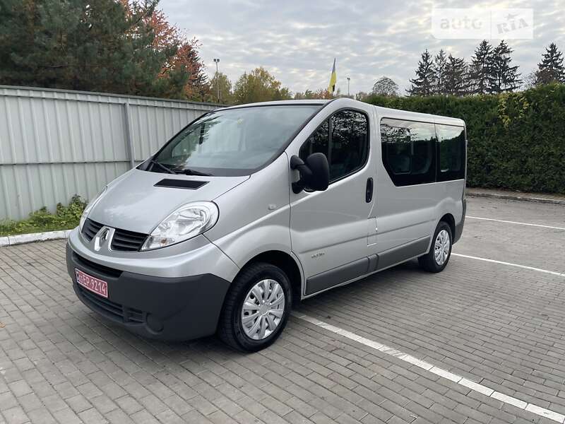 Мінівен Renault Trafic 2009 в Луцьку