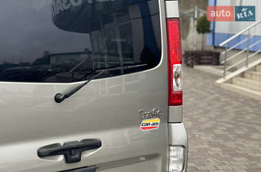 Минивэн Renault Trafic 2011 в Сарнах