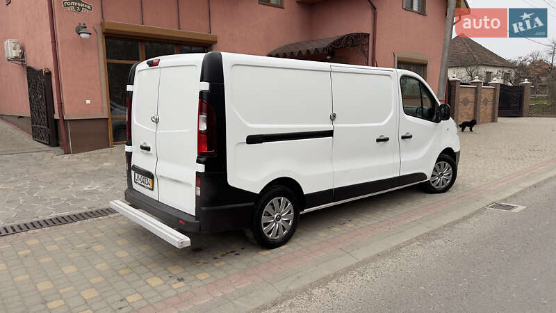 Вантажний фургон Renault Trafic 2019 в Сваляві