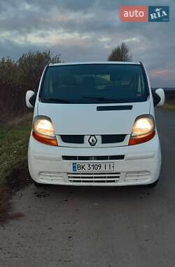 Грузовой фургон Renault Trafic 2003 в Луцке