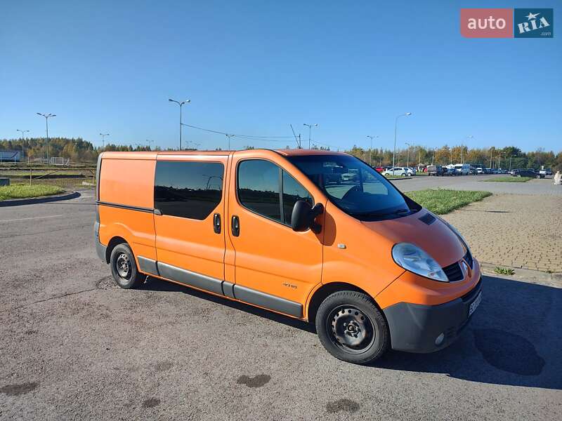 Грузовой фургон Renault Trafic 2013 в Львове