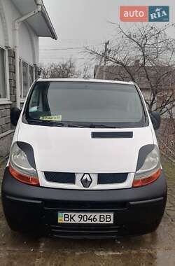 Минивэн Renault Trafic 2004 в Сарнах