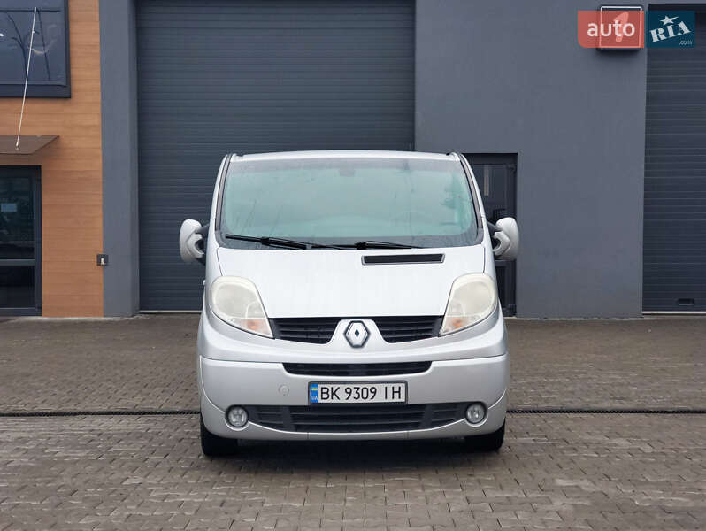 Мінівен Renault Trafic 2011 в Рівному