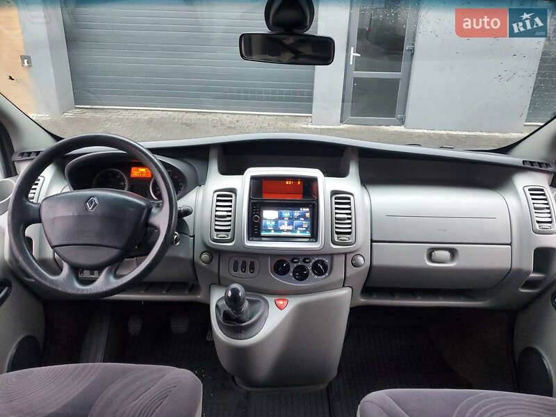 Мінівен Renault Trafic 2011 в Рівному