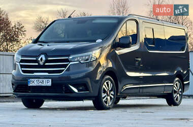 Минивэн Renault Trafic 2022 в Млинове