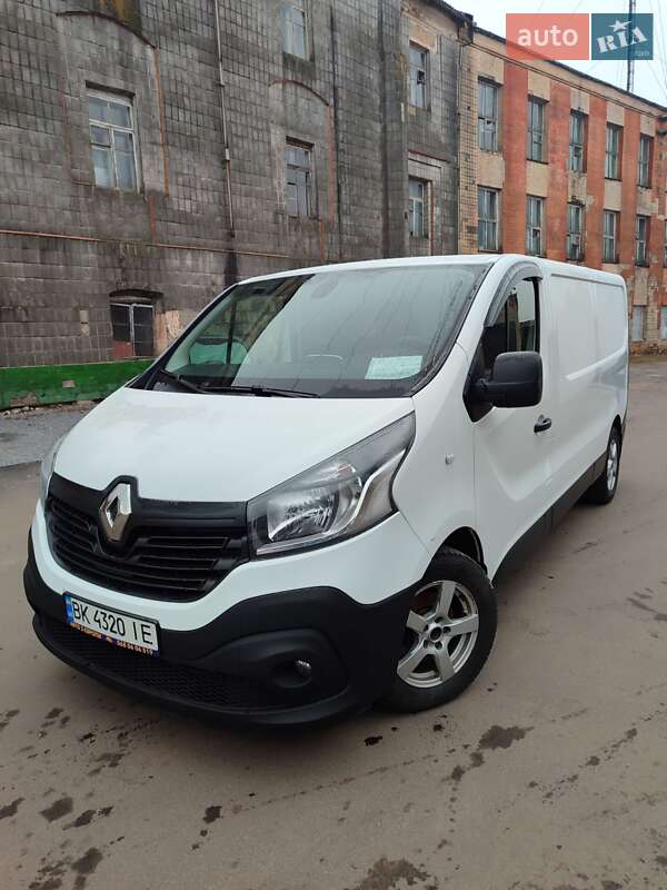 Вантажний фургон Renault Trafic 2018 в Кореці