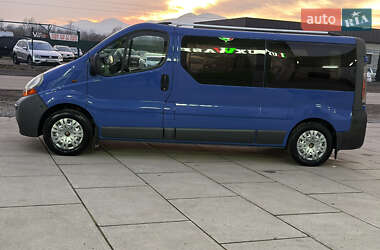 Минивэн Renault Trafic 2006 в Хусте