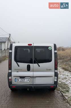 Мінівен Renault Trafic 2006 в Рівному