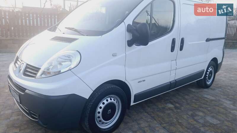 Вантажний фургон Renault Trafic 2012 в Вараші