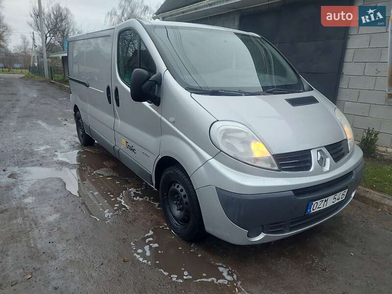 Вантажний фургон Renault Trafic 2012 в Рівному