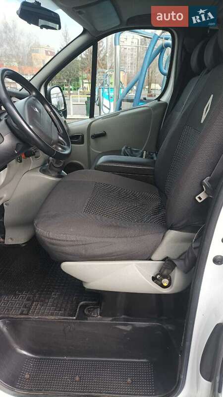 Минивэн Renault Trafic 2004 в Кривом Роге
