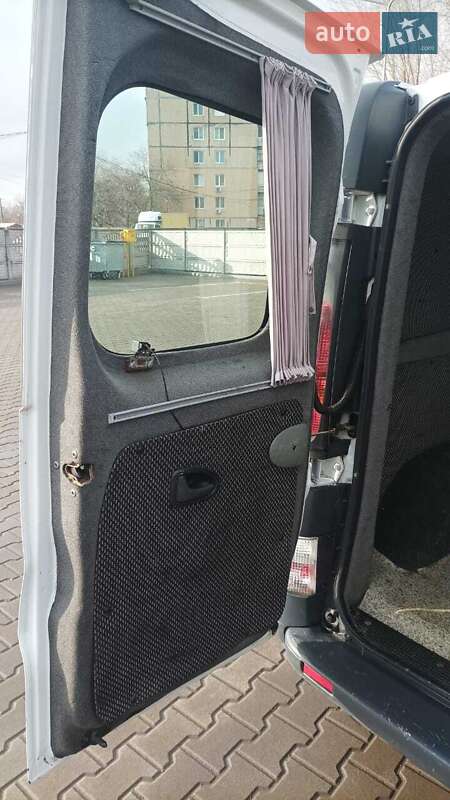 Минивэн Renault Trafic 2004 в Кривом Роге